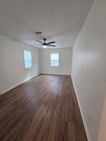 5026 FRANKIE LN, Memphis, TN 38109