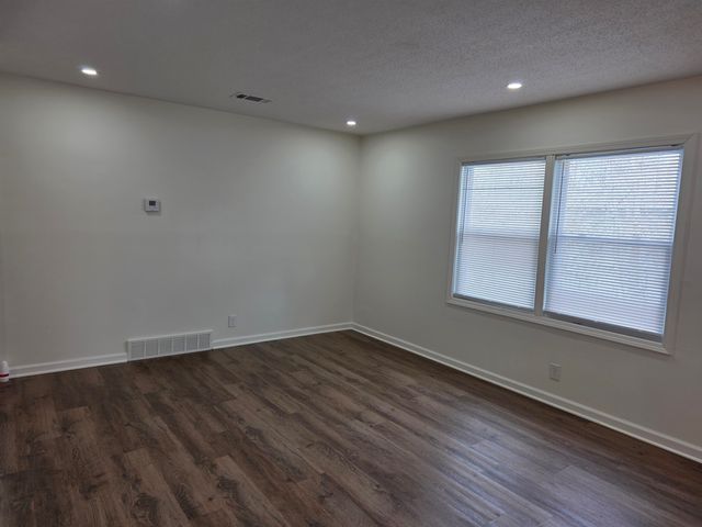 5026 FRANKIE LN, Memphis, TN 38109