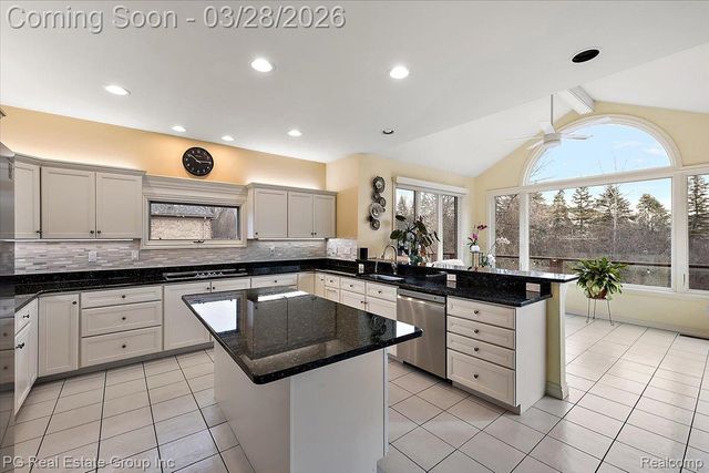 3571 Cedar Brook Drive, Rochester Hills, MI 48309