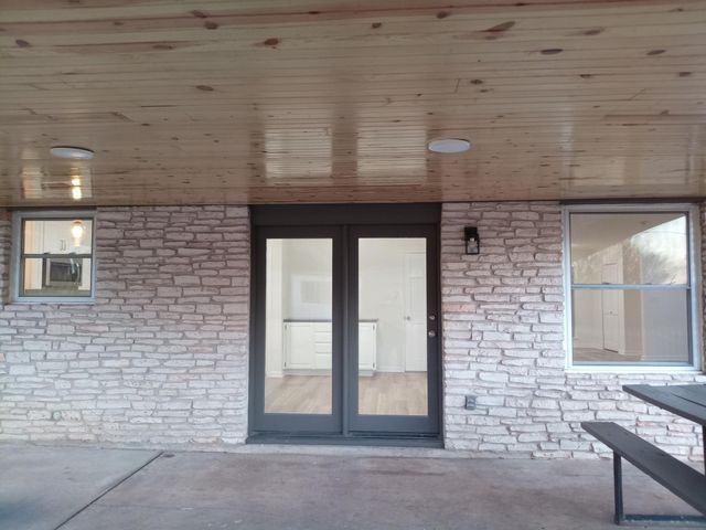 514 Sara DR, Round Rock, TX 78664