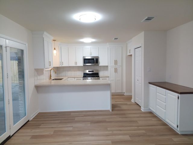 514 Sara DR, Round Rock, TX 78664