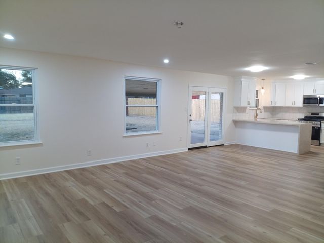 514 Sara DR, Round Rock, TX 78664