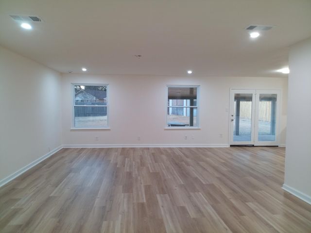 514 Sara DR, Round Rock, TX 78664