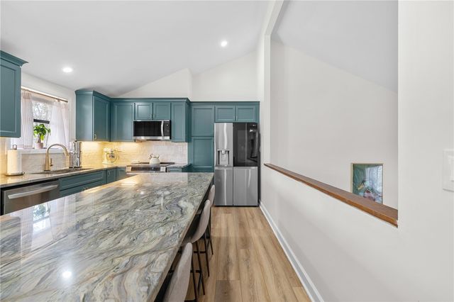 111 Shorecrest Drive, Seneca, SC 29672