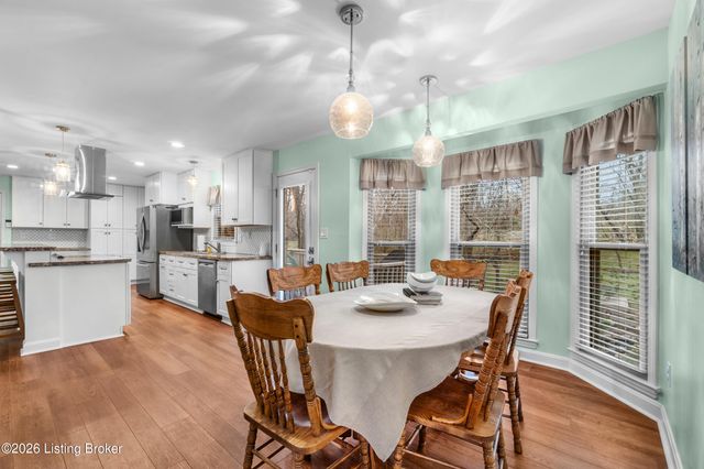 11007 Kestrel Ct, Louisville, KY 40241