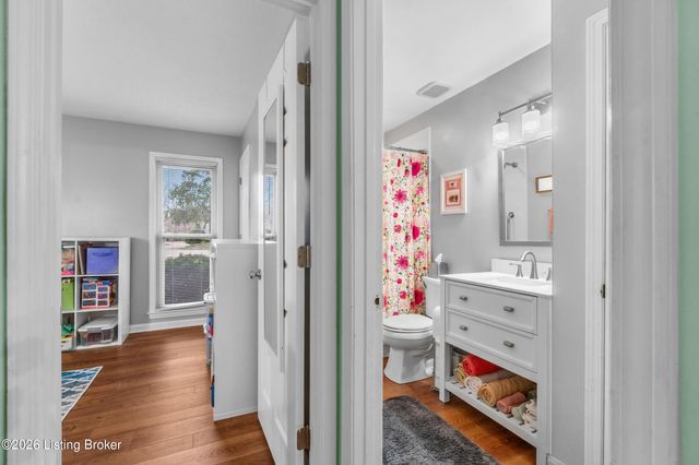 11007 Kestrel Ct, Louisville, KY 40241