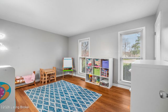 11007 Kestrel Ct, Louisville, KY 40241