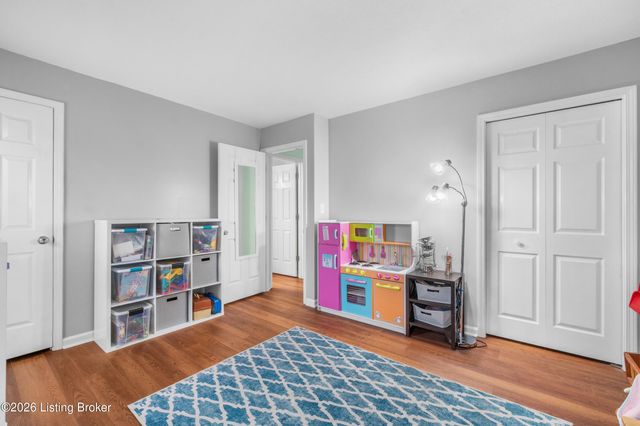 11007 Kestrel Ct, Louisville, KY 40241