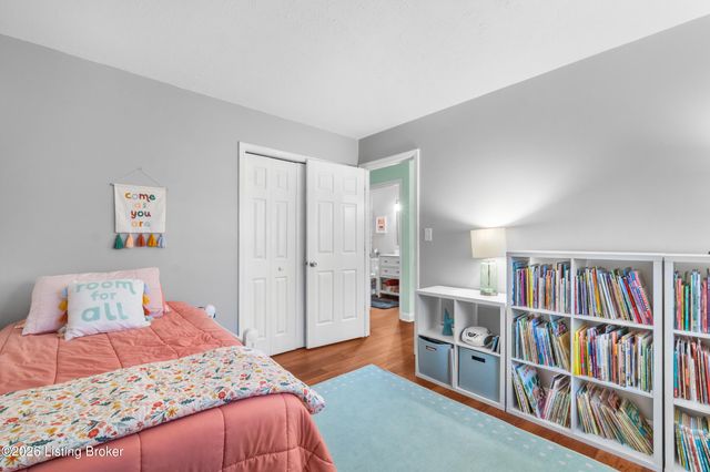 11007 Kestrel Ct, Louisville, KY 40241