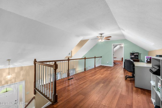 11007 Kestrel Ct, Louisville, KY 40241