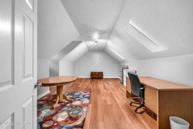 11007 Kestrel Ct, Louisville, KY 40241