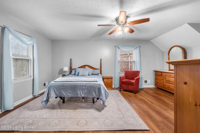 11007 Kestrel Ct, Louisville, KY 40241