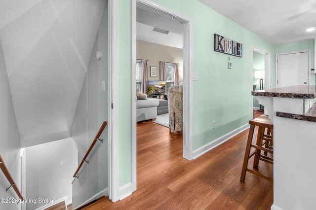 11007 Kestrel Ct, Louisville, KY 40241