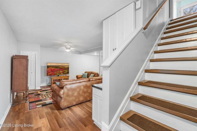 11007 Kestrel Ct, Louisville, KY 40241