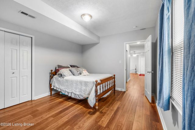 11007 Kestrel Ct, Louisville, KY 40241