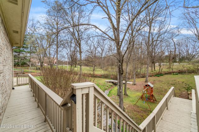 11007 Kestrel Ct, Louisville, KY 40241