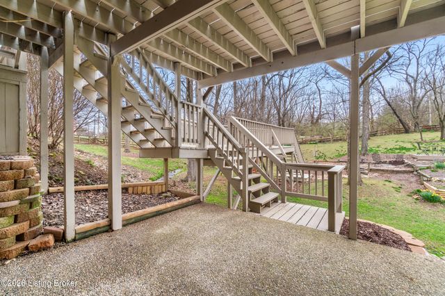 11007 Kestrel Ct, Louisville, KY 40241