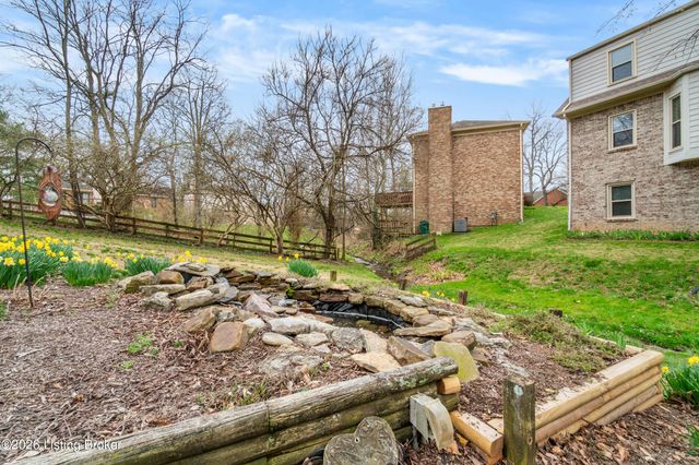 11007 Kestrel Ct, Louisville, KY 40241