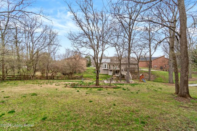 11007 Kestrel Ct, Louisville, KY 40241