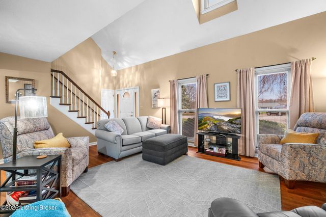 11007 Kestrel Ct, Louisville, KY 40241