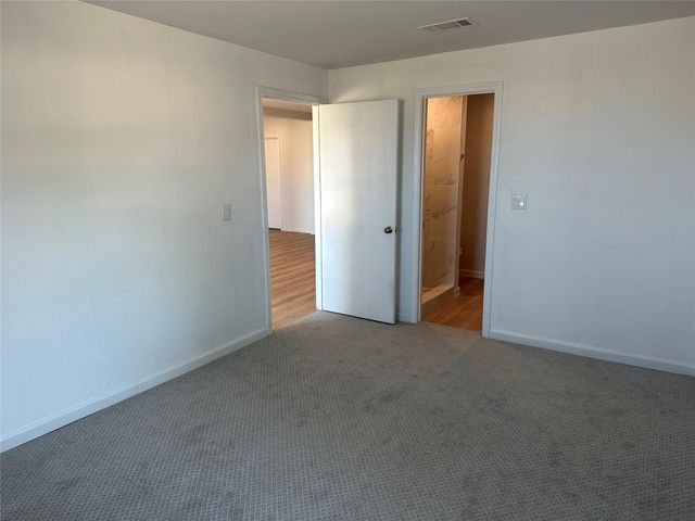 909 Jerry Mashek Drive, West, TX 76691