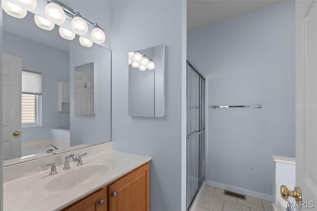 5514 Aberdour Lane, Oakville, MO 63129