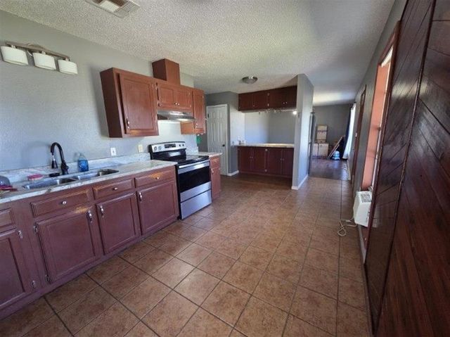 691 Sharon Lane, Moss Bluff, LA 70611