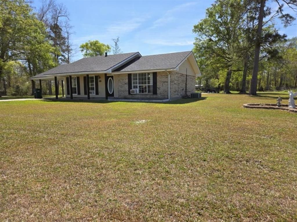 691 Sharon Lane, Moss Bluff, LA 70611