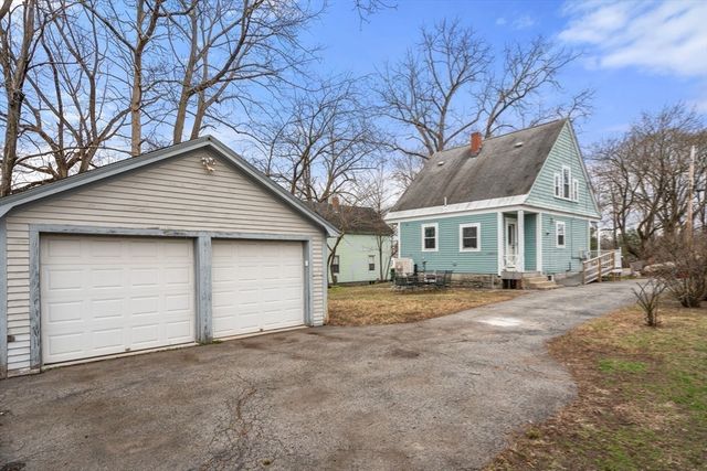 58 Church St, Chelmsford, MA 01863