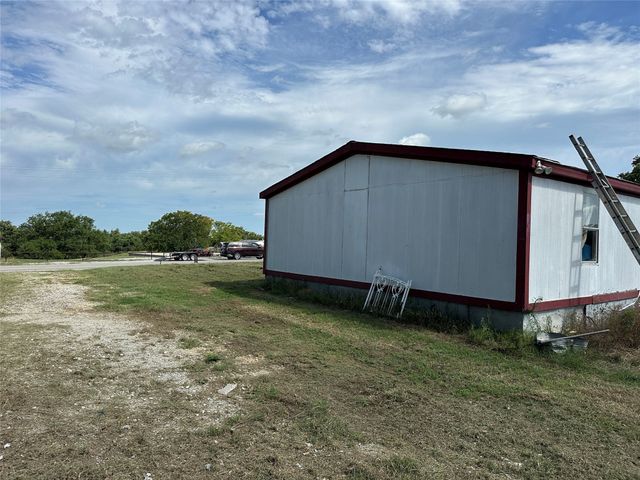 570 Big Salty Lane, Springtown, TX 76082