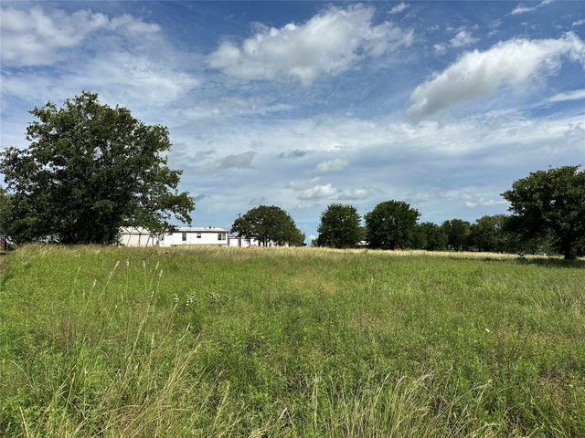570 Big Salty Lane, Springtown, TX 76082
