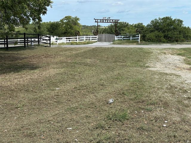 570 Big Salty Lane, Springtown, TX 76082