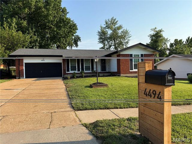 4494 Papal Drive, Florissant, MO 63033