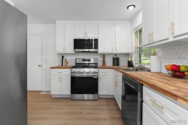 4494 Papal Drive, Florissant, MO 63033