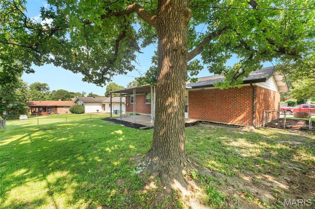 4494 Papal Drive, Florissant, MO 63033
