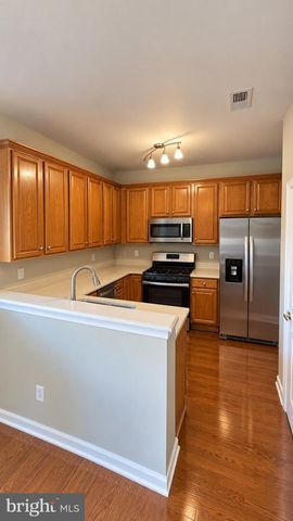 103 CASTLETON RD, Delran, NJ 08075