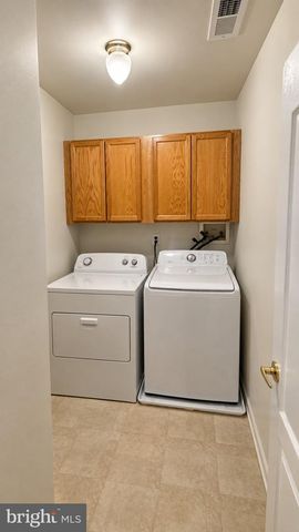 103 CASTLETON RD, Delran, NJ 08075