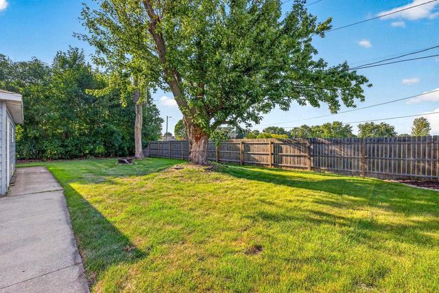 317 S WESTERN AVENUE, Neenah, WI 54956