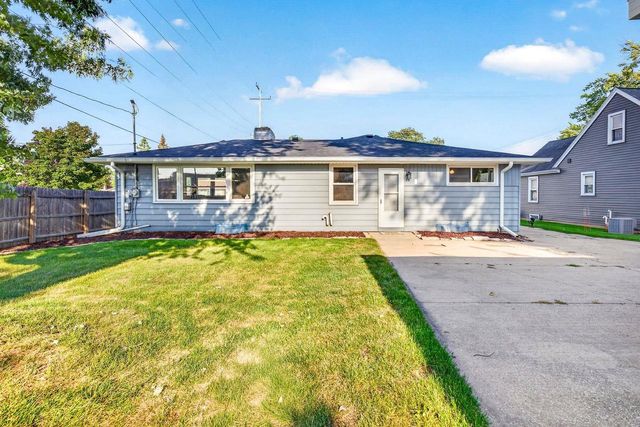 317 S WESTERN AVENUE, Neenah, WI 54956