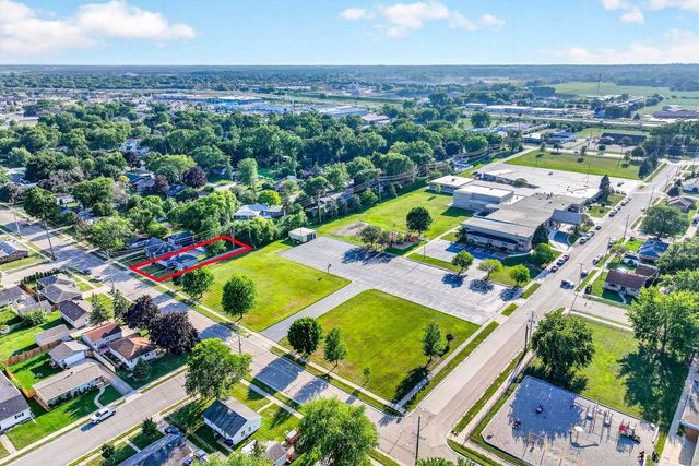 317 S WESTERN AVENUE, Neenah, WI 54956