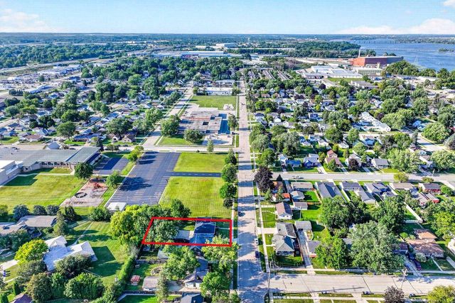 317 S WESTERN AVENUE, Neenah, WI 54956