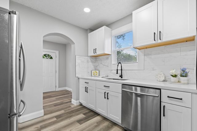 1753 Lockbourne Road, Columbus, OH 43207