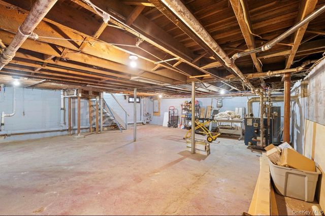 120 Lena Avenue, Freeport, NY 11520