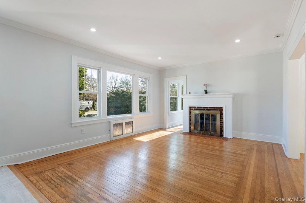 120 Lena Avenue, Freeport, NY 11520 — photo 4