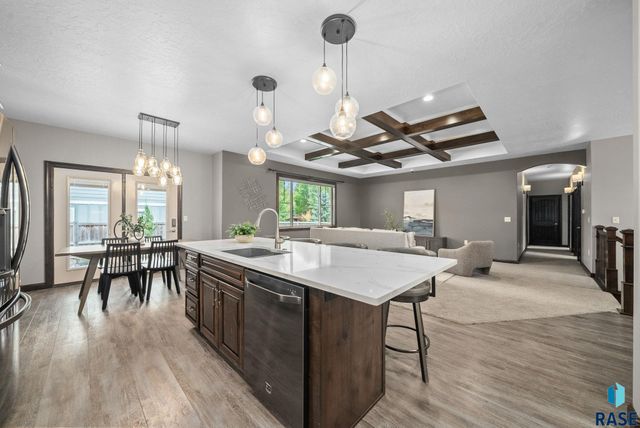 6200 S El Dorado Ave Avenue, Sioux Falls, SD 57108