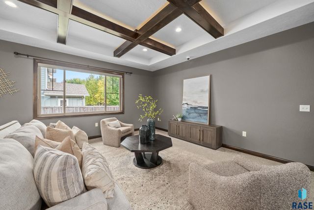 6200 S El Dorado Ave Avenue, Sioux Falls, SD 57108