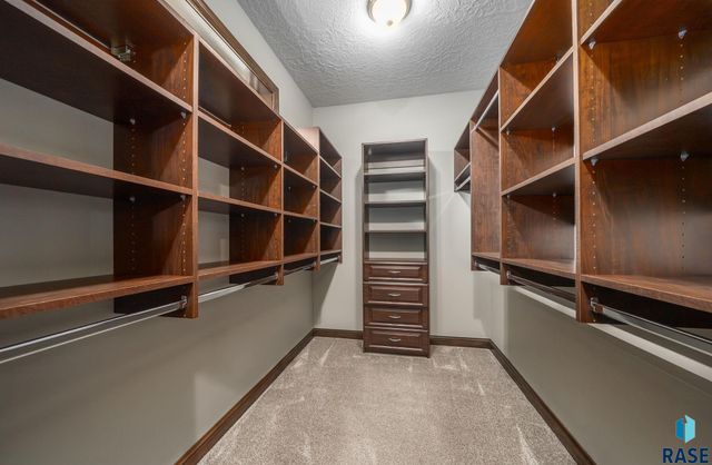 6200 S El Dorado Ave Avenue, Sioux Falls, SD 57108