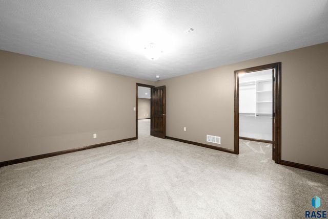 6200 S El Dorado Ave Avenue, Sioux Falls, SD 57108