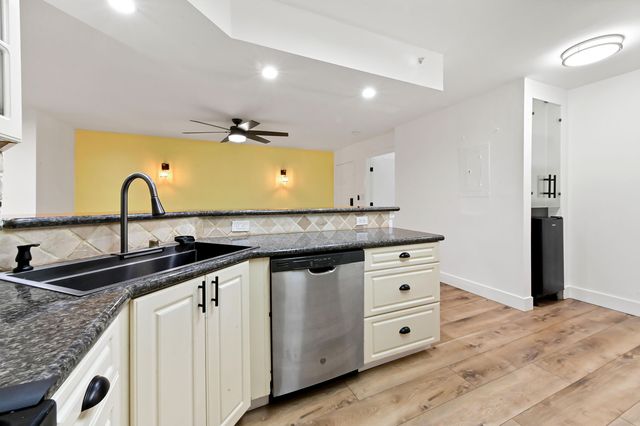 200 Scotia Drive 202, Hypoluxo, FL 33462