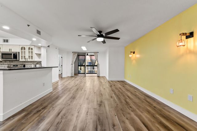 200 Scotia Drive 202, Hypoluxo, FL 33462